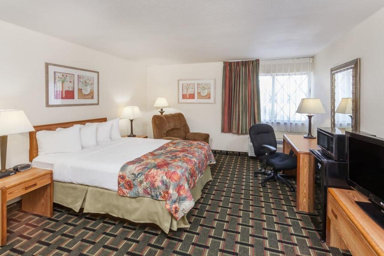 Hotel Baymont By Wyndham Decatur Esterno foto