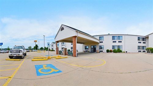 Hotel Baymont By Wyndham Decatur Esterno foto